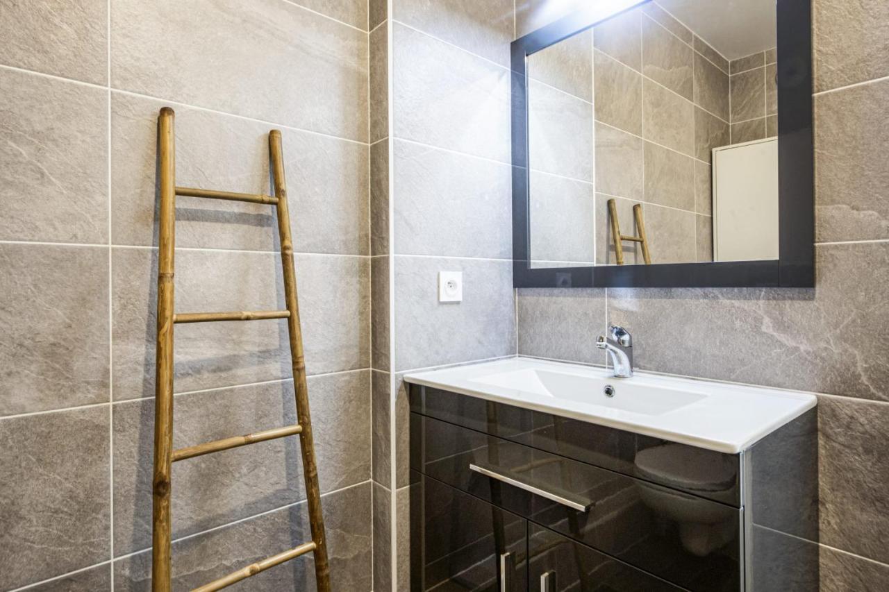 Appartement Grigio - Welkeys อองเกลต์ ภายนอก รูปภาพ